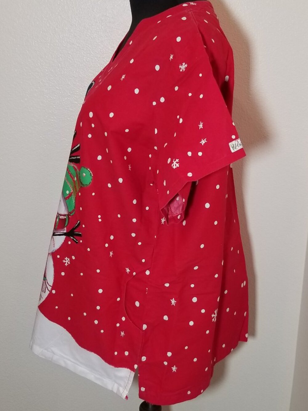 UA Scrubs Womens 3X Red Holiday Christmas Snowman Scrub Top Nurse Medical Lab - Picture 4 of 8